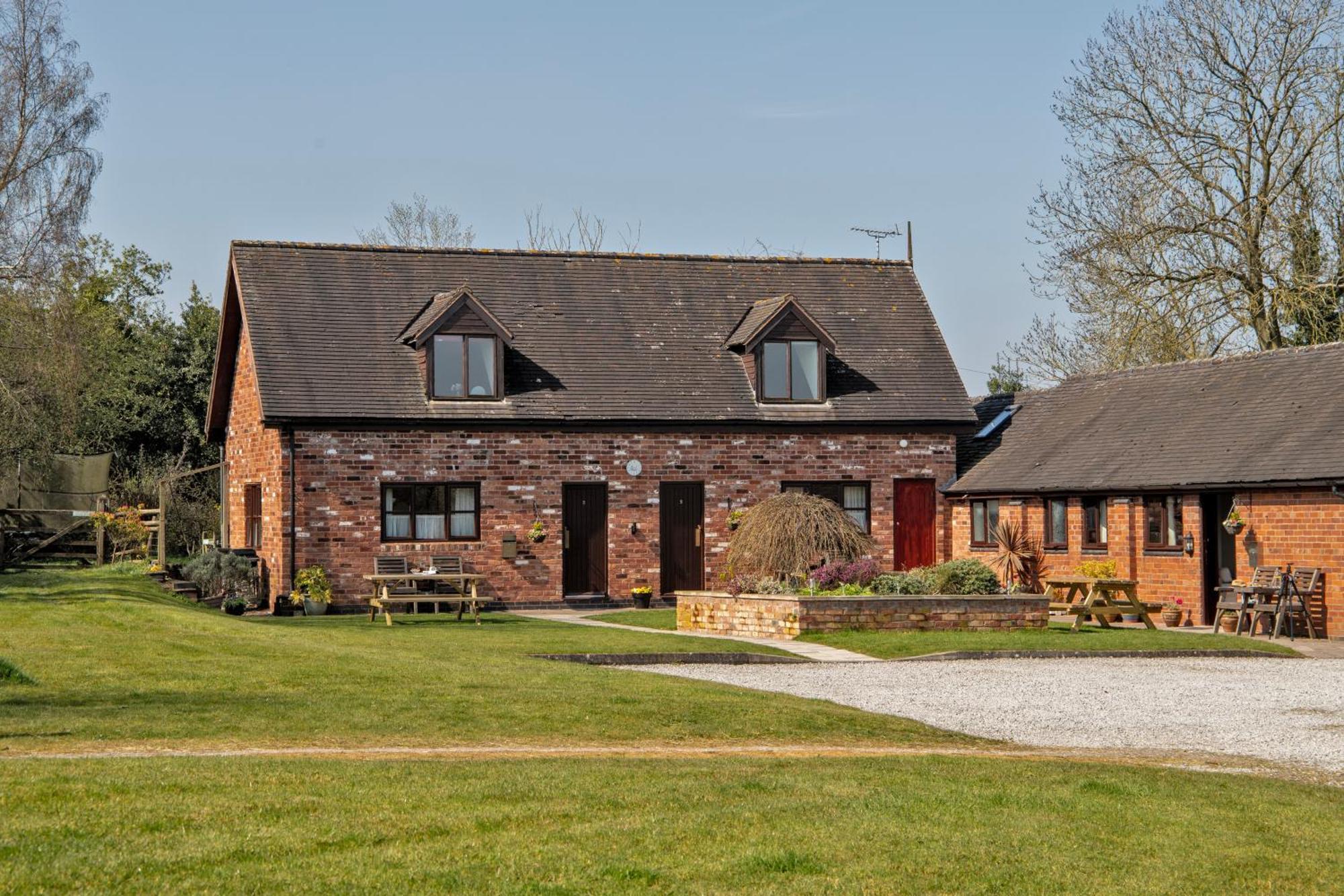 Charlie'S Cottage With Alpacas And 7Mins Drive To Alton Towers Denstone Exterior foto