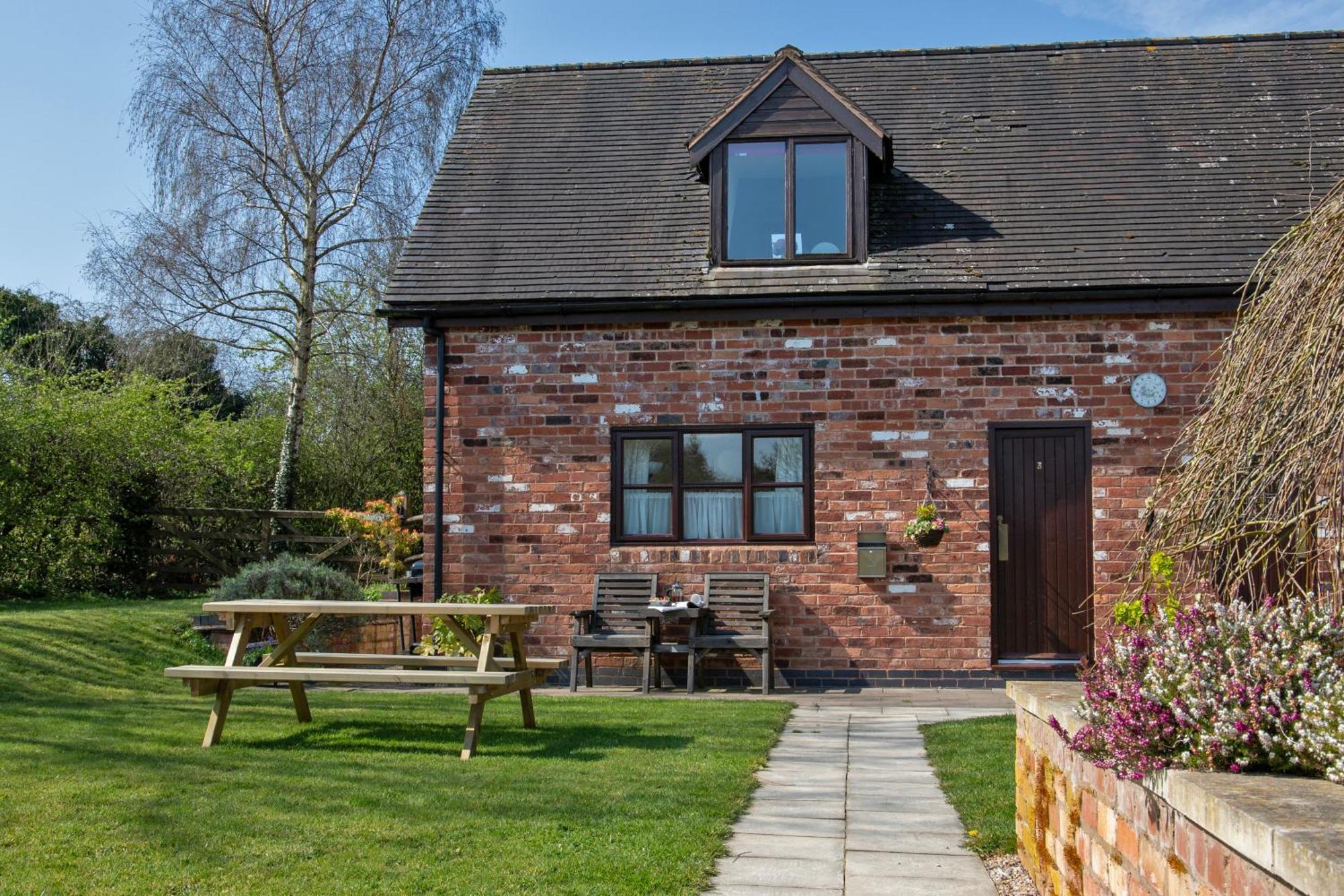 Charlie'S Cottage With Alpacas And 7Mins Drive To Alton Towers Denstone Exterior foto
